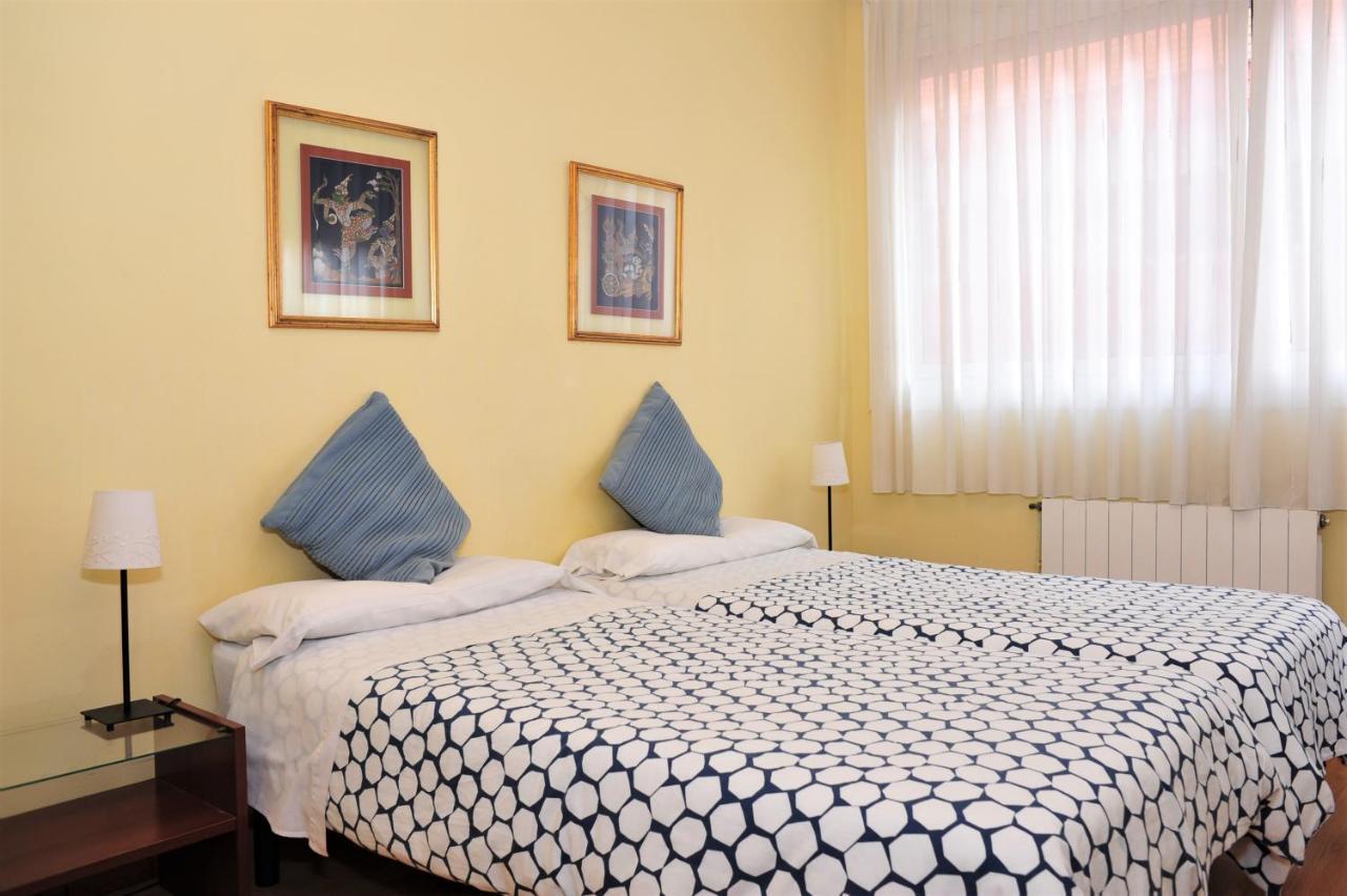 Hostal Bejar Βαρκελώνη Εξωτερικό φωτογραφία